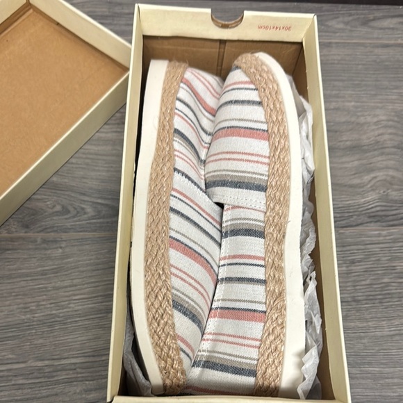 Esprit Womens Ellery Canvas Slip-on Loafers - Picture 2 of 6